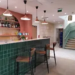 Bloom Bar & Garden 旅馆 *