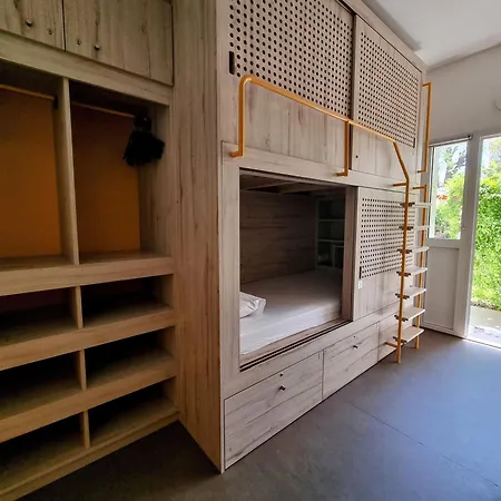 Bloom Bar & Garden Hostel Bordeaux