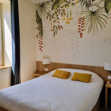 Bloom Bar & Garden Hostel Bordeaux