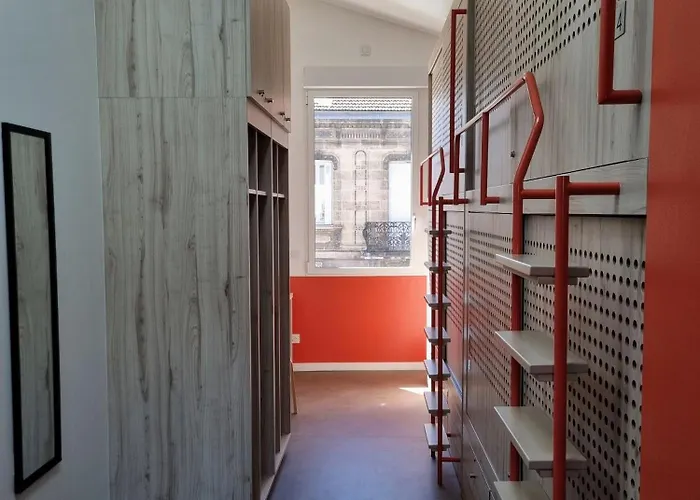 Hostel Bloom Bar & Garden