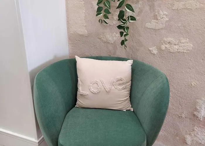 אכסניה Bloom Bar & Garden בורדו