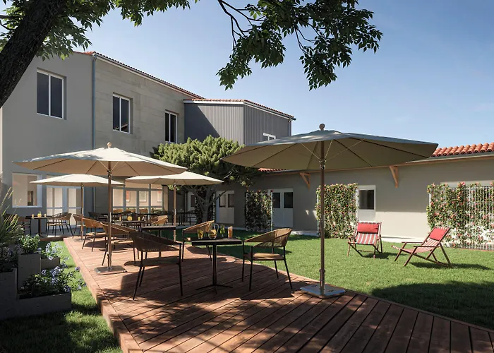 Bloom Bar & Garden Hostel Bordeaux