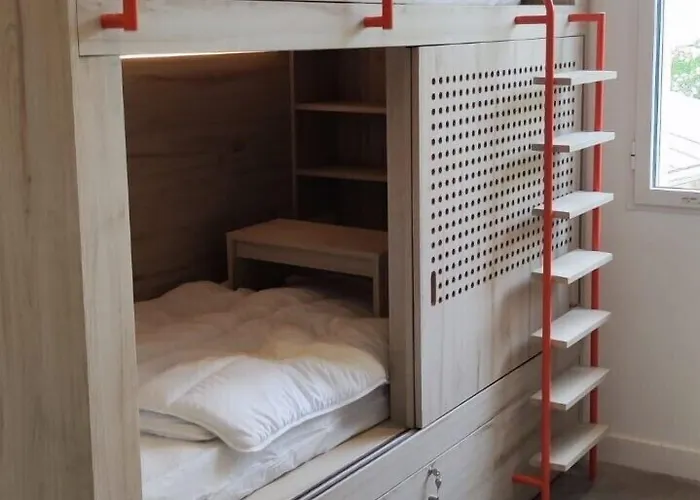 호스텔 Bloom Bar & Garden