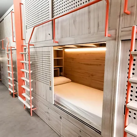 Bloom Bar&garden Hostel