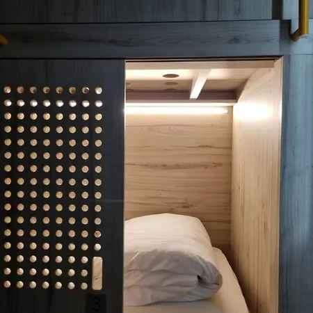 Bloom Bar&garden Hostel *