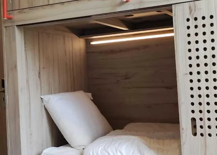 Vandrarhem Bloom Bar & Garden Bordeaux